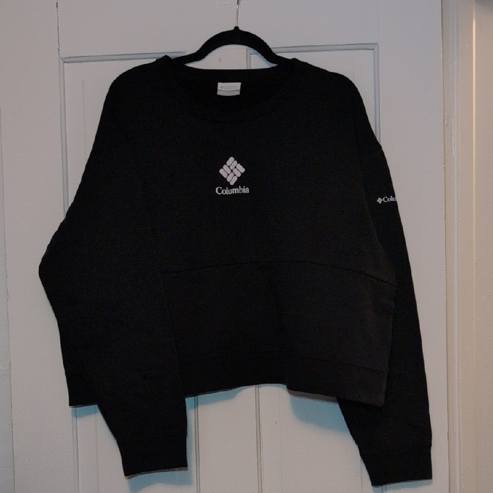 Columbia Women's Cropped Black Crewneck Sweatshirt with Logo
